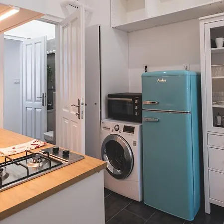 Appartamento Sunlit Modern Retreat In The Heart Of *