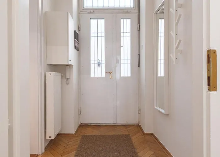 Appartement Sunlit Modern Retreat In The Heart Of